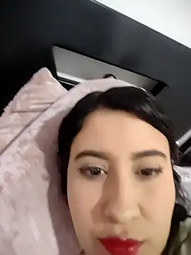 Snapshot of mialorents chatting on 10/24/25, 07:10 mialorents online show from 10/24/25, 07:10