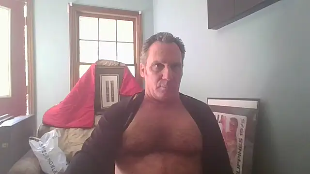 Snapshot of HunkofRock chatting on 05/13/26, 01:30 HunkofRock online show from 05/13/26, 01:30