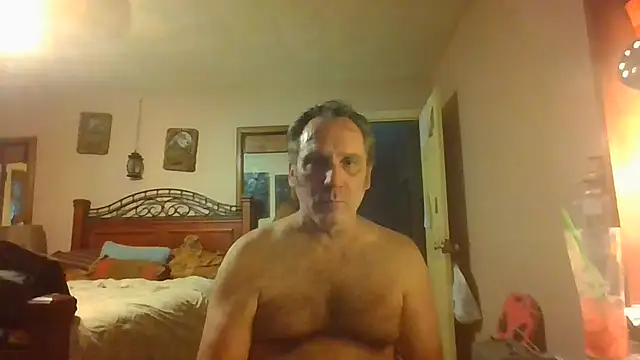 Snapshot of HunkofRock chatting on 06/04/26, 11:44 HunkofRock online show from 06/04/26, 11:44