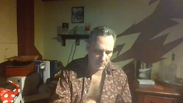 Snapshot of HunkofRock chatting on 06/29/26, 04:52 HunkofRock online show from 06/29/26, 04:52