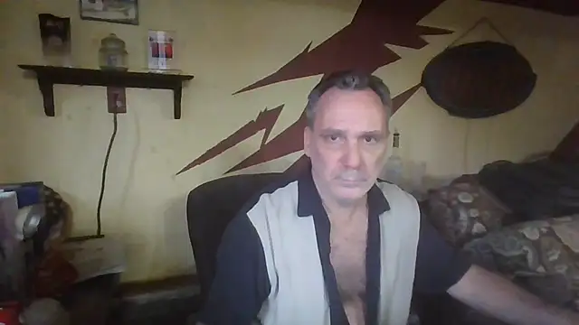 Snapshot of HunkofRock chatting on 07/22/26, 11:24 HunkofRock online show from 07/22/26, 11:24
