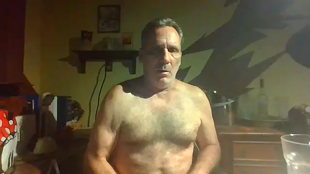 Snapshot of HunkofRock chatting on 07/23/26, 01:58 HunkofRock online show from 07/23/26, 01:58