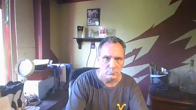 Snapshot of HunkofRock chatting on 07/31/26, 12:59 HunkofRock online show from 07/31/26, 12:59