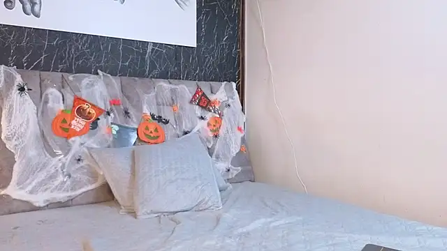 Snapshot of nicelle_carson_ chatting on 10/26/25, 12:00 nicelle carson  online show from 10/26/25, 12:00