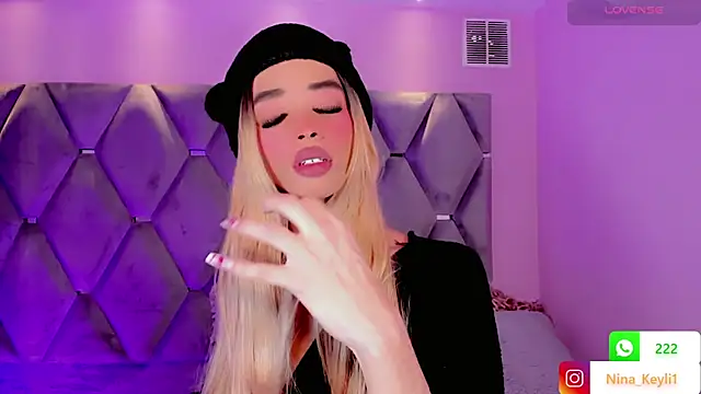 Snapshot of Nina_Keyli chatting on 11/10/25, 07:24 Nina Keyli online show from 11/10/25, 07:24