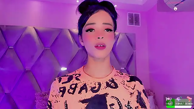 Snapshot of Nina_Keyli chatting on 11/19/25, 09:48 Nina Keyli online show from 11/19/25, 09:48