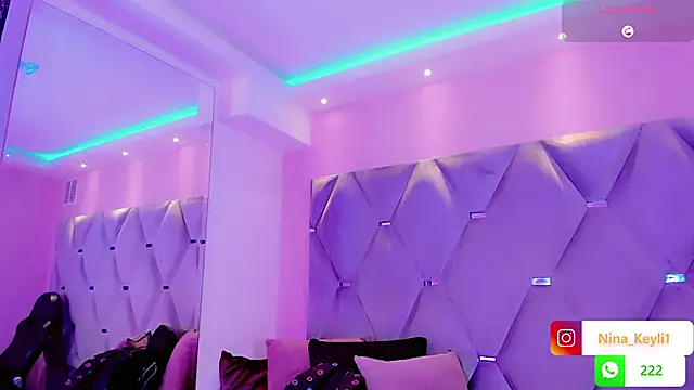 Snapshot of Nina_Keyli chatting on 12/13/25, 07:53 Nina Keyli online show from 12/13/25, 07:53