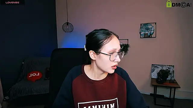 mona cloud online show from 03/16/25, 12:22