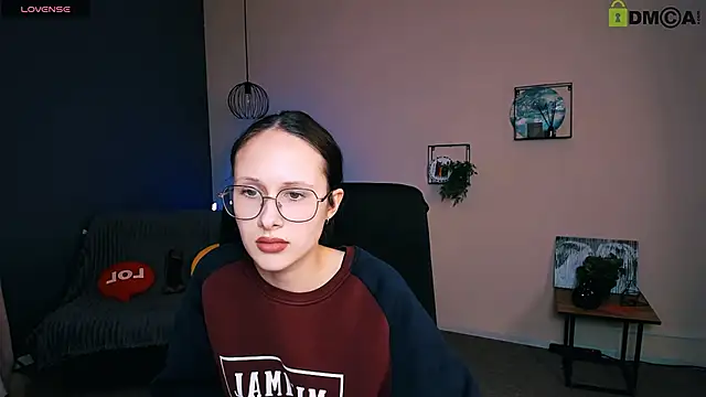 mona cloud online show from 03/16/25, 03:28