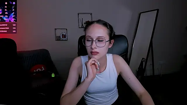 mona cloud online show from 09/10/25, 10:43