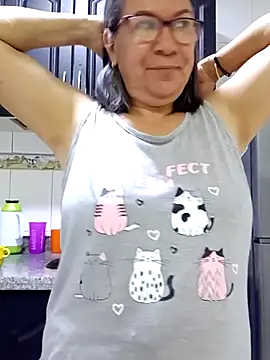 victoria wayne online show from 11/10/25, 10:14