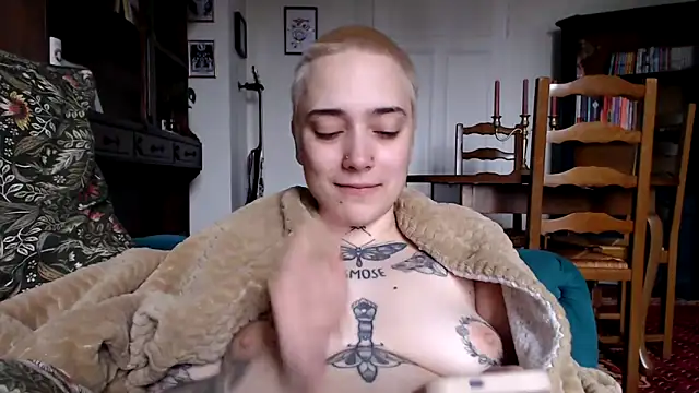 Snapshot of OllympeKaii chatting on 03/13/25, 03:06 OllympeKaii online show from 03/13/25, 03:06