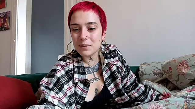 Snapshot of OllympeKaii chatting on 10/01/25, 11:05 OllympeKaii online show from 10/01/25, 11:05
