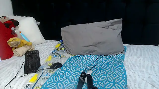 Snapshot of TaurusClitCake chatting on 09/30/25, 01:54 TaurusClitCake online show from 09/30/25, 01:54