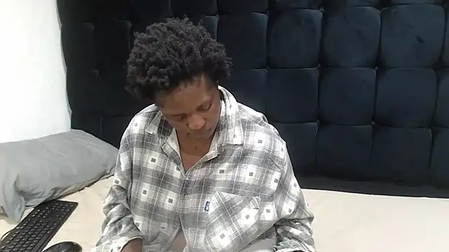 Snapshot of TaurusClitCake chatting on 10/02/25, 07:48 TaurusClitCake online show from 10/02/25, 07:48