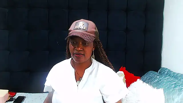 Snapshot of TaurusClitCake chatting on 10/15/25, 09:53 TaurusClitCake online show from 10/15/25, 09:53