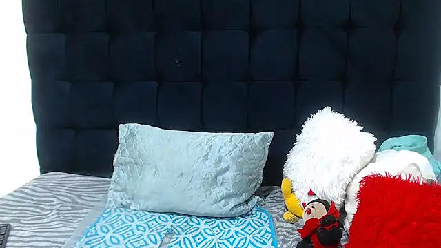 Snapshot of TaurusClitCake chatting on 10/20/25, 04:29 TaurusClitCake online show from 10/20/25, 04:29