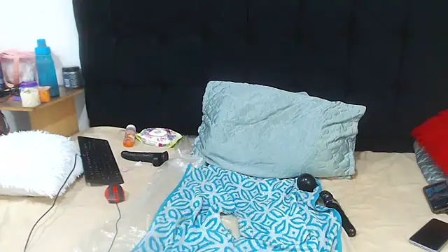 Snapshot of TaurusClitCake chatting on 10/25/25, 05:26 TaurusClitCake online show from 10/25/25, 05:26