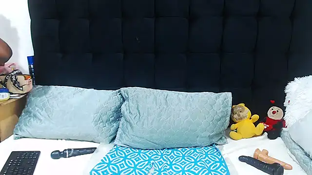 Snapshot of TaurusClitCake chatting on 11/02/25, 05:54 TaurusClitCake online show from 11/02/25, 05:54