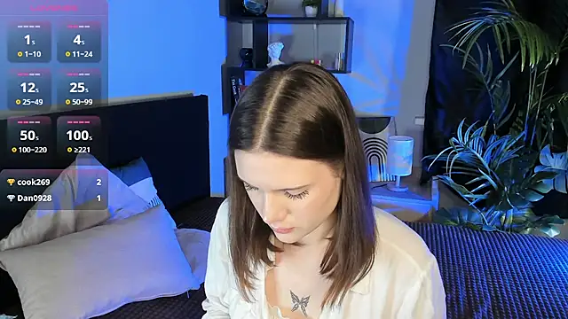 LisaBaillea online show from 03/10/25, 09:07