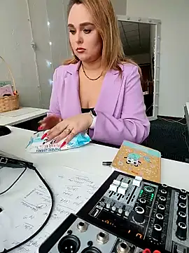 Juicy PeachLux online show from 03/14/25, 07:48