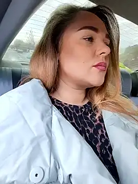 Juicy PeachLux online show from 10/18/25, 08:37