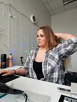 Juicy PeachLux online show from 04/24/26, 07:44
