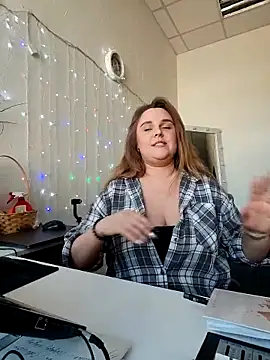 Juicy PeachLux online show from 04/29/26, 10:41