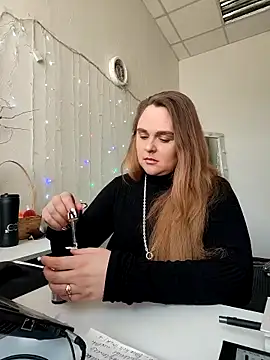 Juicy PeachLux online show from 05/11/26, 08:09