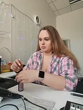 Juicy PeachLux online show from 05/15/26, 07:37