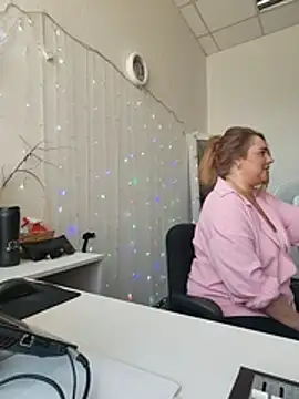 Juicy PeachLux online show from 05/29/26, 07:06