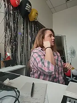 Juicy PeachLux online show from 06/05/26, 06:52