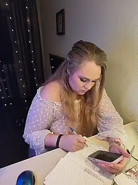 Juicy PeachLux online show from 06/12/26, 06:51