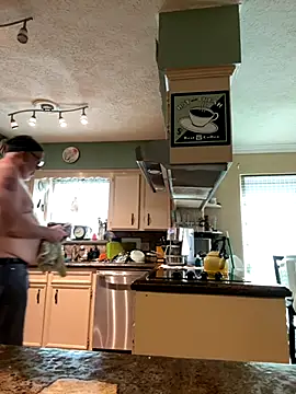 superbearboss online show from 11/26/25, 06:42