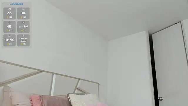 Snapshot of carolina_t chatting on 10/18/25, 08:09 carolina t online show from 10/18/25, 08:09