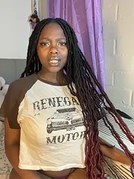 Snapshot of Kennya__ chatting on 10/03/25, 06:32 Kennya online show from 10/03/25, 06:32