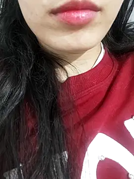 saraaxx1 online show from 03/13/25, 09:37