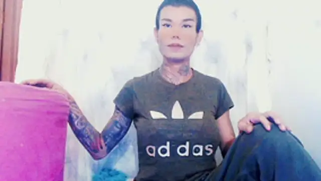 Snapshot of ana_tsxxx chatting on 01/14/26, 01:44 ana tsxxx online show from 01/14/26, 01:44