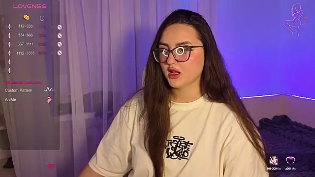 Snapshot of MiraLuccian chatting on 09/17/25, 07:37 MiraLuccian online show from 09/17/25, 07:37