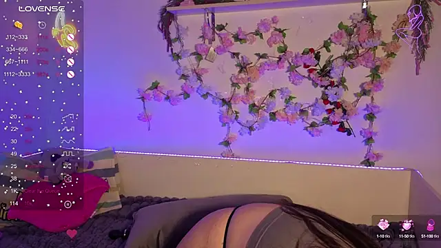 Snapshot of MiraLuccian chatting on 09/27/25, 08:14 MiraLuccian online show from 09/27/25, 08:14