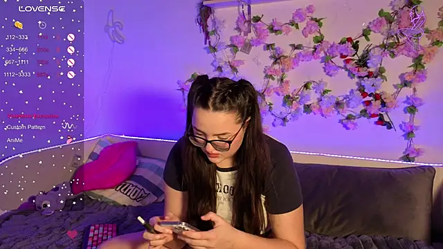 Snapshot of MiraLuccian chatting on 10/06/25, 06:49 MiraLuccian online show from 10/06/25, 06:49