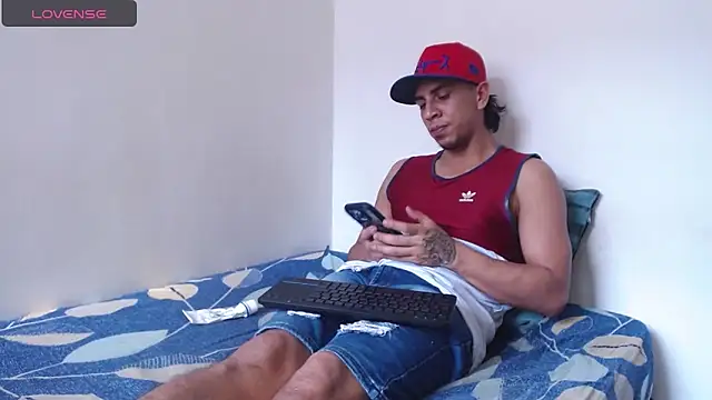 Monkey uchiha777 online show from 05/01/26, 07:29
