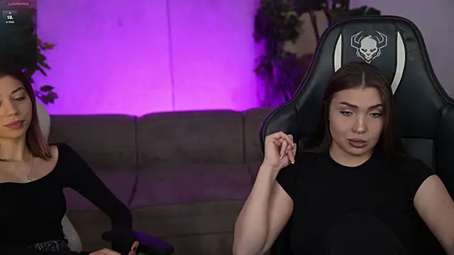 Snapshot of Billie054 chatting on 10/15/25, 06:46 Billie054 online show from 10/15/25, 06:46