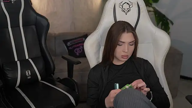 Snapshot of Billie054 chatting on 11/26/25, 08:15 Billie054 online show from 11/26/25, 08:15