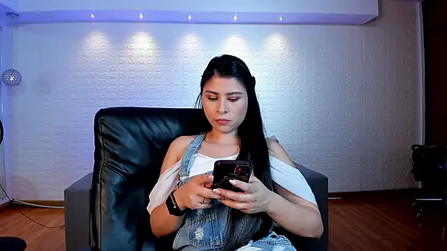 Catalina Santhana online show from 10/18/25, 06:08