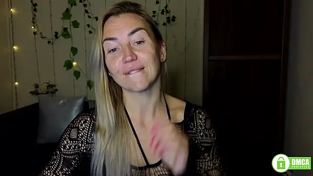 Kiss julli88I online show from 09/28/25, 05:29