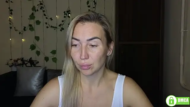 Kiss julli88I online show from 11/12/25, 06:30