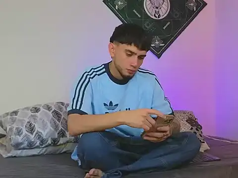 samevansx  online show from 10/09/25, 01:31