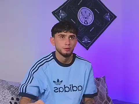 samevansx  online show from 10/18/25, 03:13