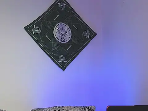 samevansx  online show from 10/31/25, 03:13